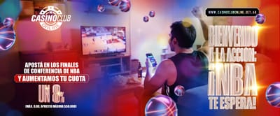 Interfaz de casino online con slots y fichas doradas